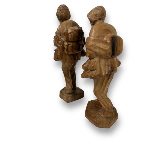 Vintage Pair of Carved Wood Sculptures Of an Old Man With Backpack 9" Tall - Picture 5 of 10